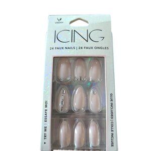 Icing Vegan Faux Nails with Silver Details NIP